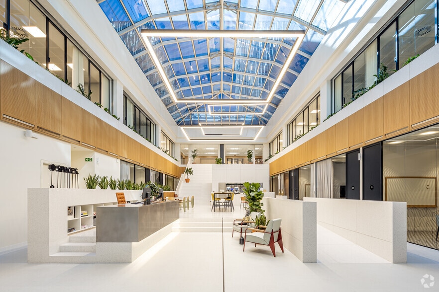 Avenida General Perón, 40, Madrid, Madrid en alquiler - Vestíbulo - Imagen 3 de 23