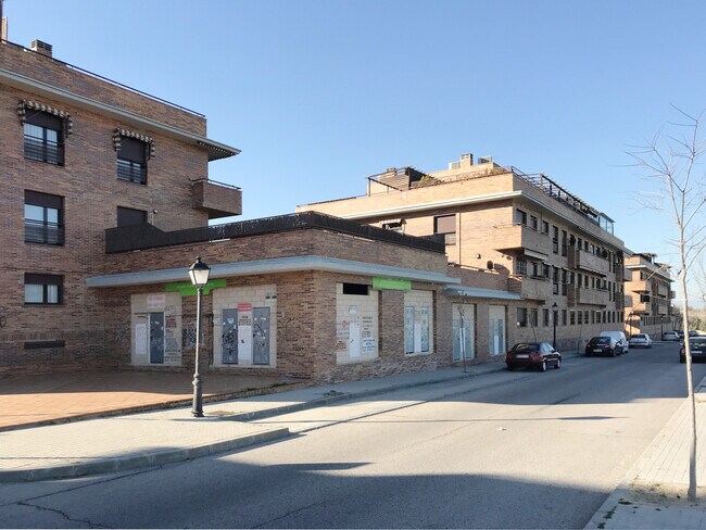 Más detalles de Calle Hércules, 2, Brunete - Edificio residencial​ en venta