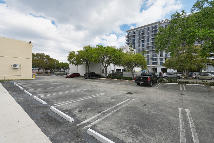 7313 SW 59th Ct, South Miami, FL en alquiler - Foto del edificio - Imagen 3 de 20