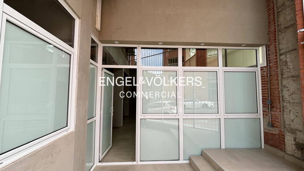 Edificio residencial en Ripollet, Barcelona en venta - Foto del edificio - Imagen 3 de 11