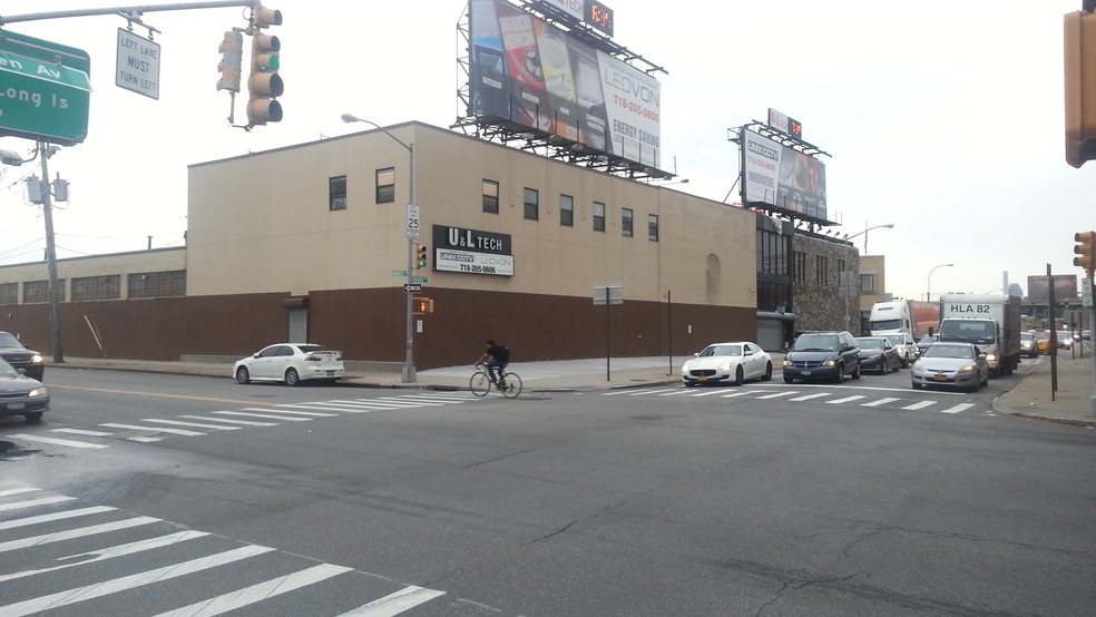 5950 Borden Ave, Maspeth, NY en alquiler - Foto del edificio - Imagen 1 de 8