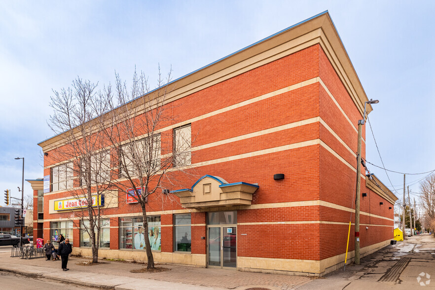 2507 Boul Rosemont, Montréal, QC en alquiler - Foto del edificio - Imagen 3 de 3