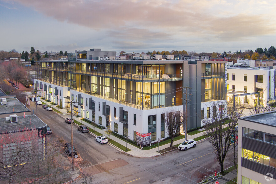 1900-1990 Pandora St, Vancouver, BC en venta - Foto del edificio - Imagen 2 de 17