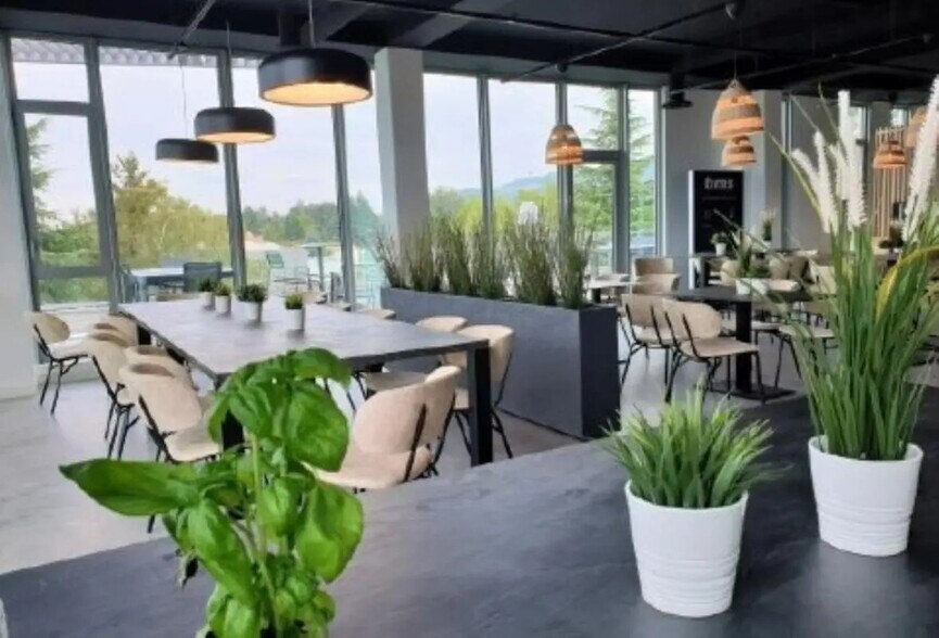 44 Sentier Du Bois Des Côtes, Limonest en alquiler - Foto del edificio - Imagen 3 de 9