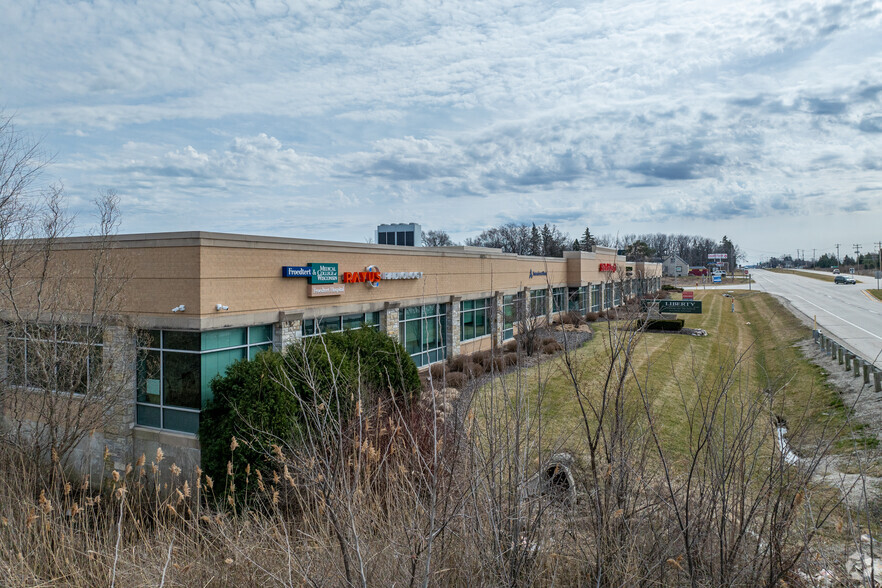 10050 S 27th St, Oak Creek, WI en alquiler - Foto del edificio - Imagen 2 de 5