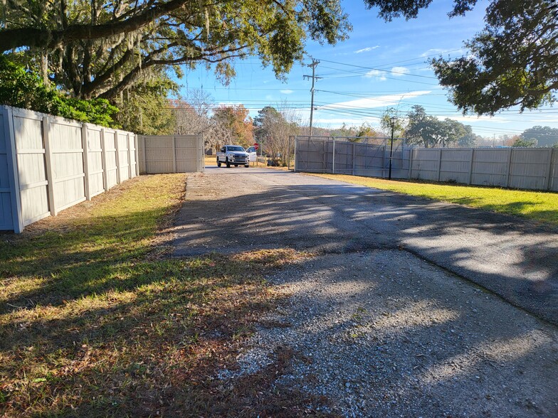 6591 Dorchester Rd, North Charleston, SC en alquiler - Foto del edificio - Imagen 1 de 6