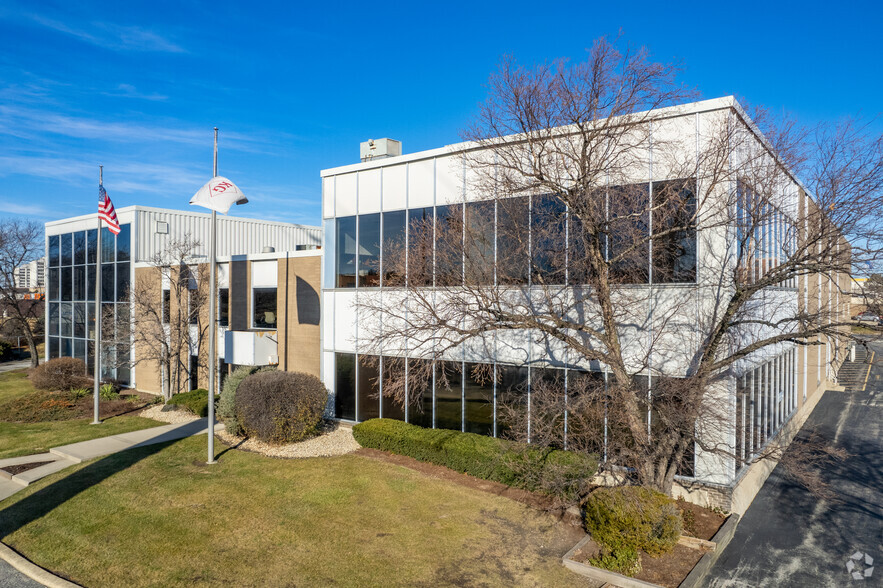 543 W Algonquin Rd, Arlington Heights, IL en venta - Foto del edificio - Imagen 1 de 26