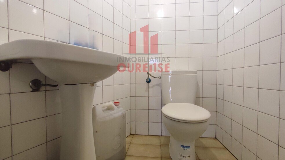 Local en Ourense en venta - Foto del edificio - Imagen 3 de 7
