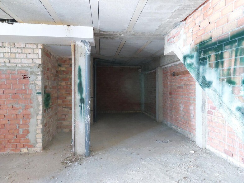 Local en Sanlúcar la Mayor, Sevilla en venta - Foto del interior - Imagen 3 de 4