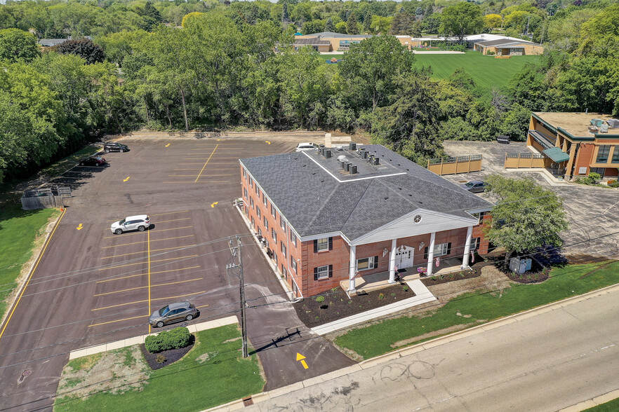 7101 N Green Bay Ave, Glendale, WI en alquiler - Vista aérea - Imagen 3 de 4