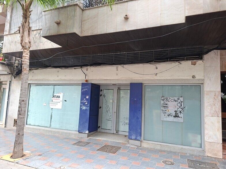 Plaza de la Constitución, 12, Fuengirola, Málaga en alquiler - Foto del edificio - Imagen 2 de 3
