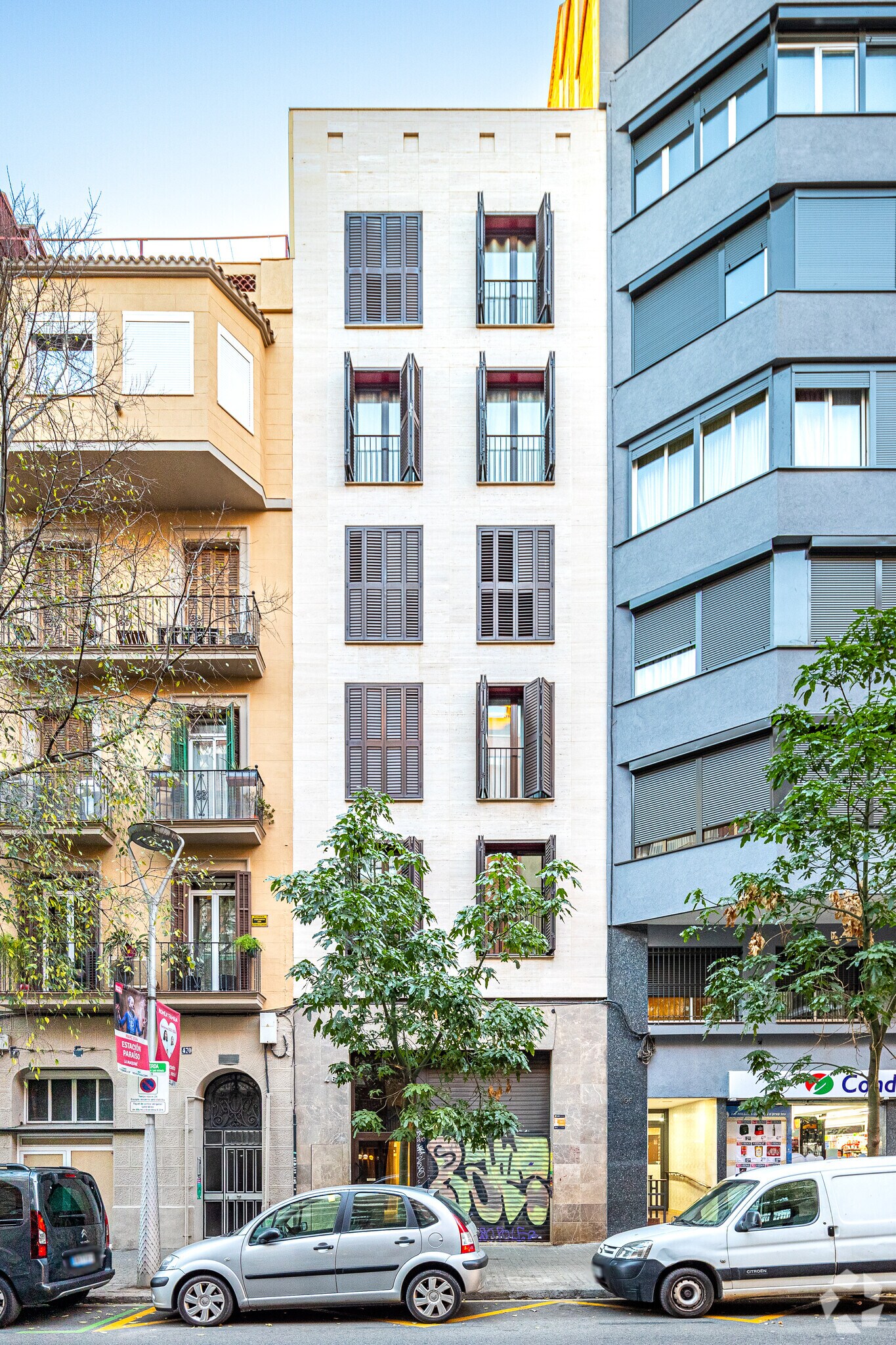 Edificio residencial en Barcelona, Barcelona en venta Foto principal- Imagen 1 de 1