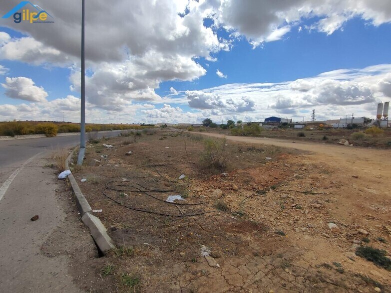 Terreno en Alcalá de Guadaíra, Sevilla en alquiler - Foto principal - Imagen 2 de 5