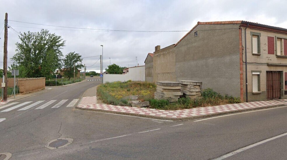 Terreno en Onzonilla, León en venta - Foto del edificio - Imagen 3 de 5