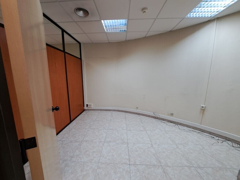 Local en Santiago de Compostela en alquiler - Foto del interior - Imagen 2 de 28