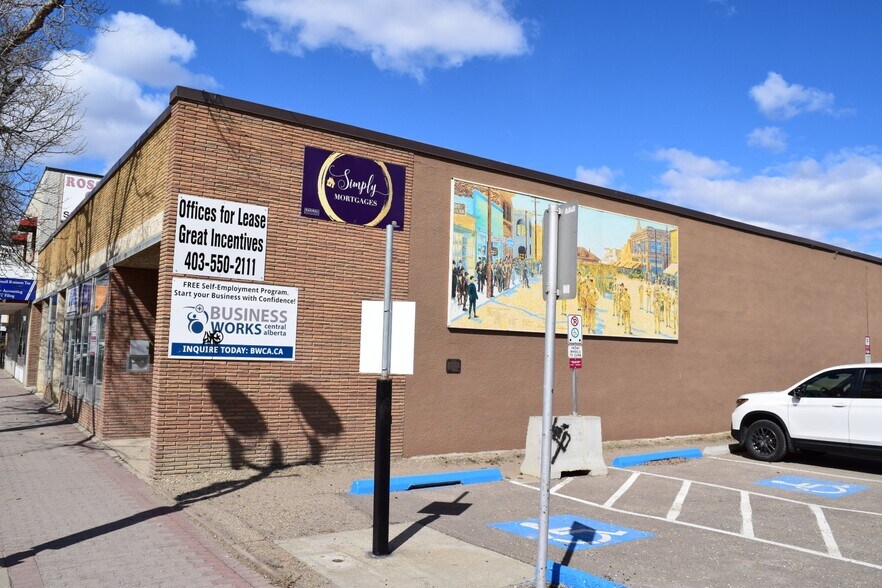 4730 50 St, Red Deer, AB en venta - Foto del edificio - Imagen 3 de 30