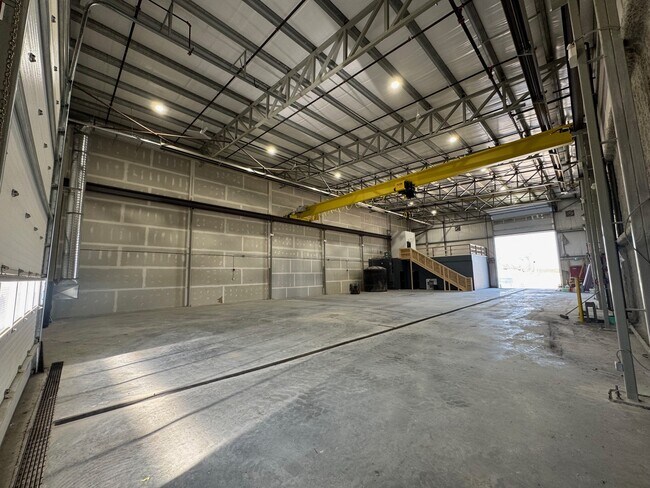 Más detalles de 233181 Rge Rd 283, Rocky View No 44, AB - Nave en alquiler