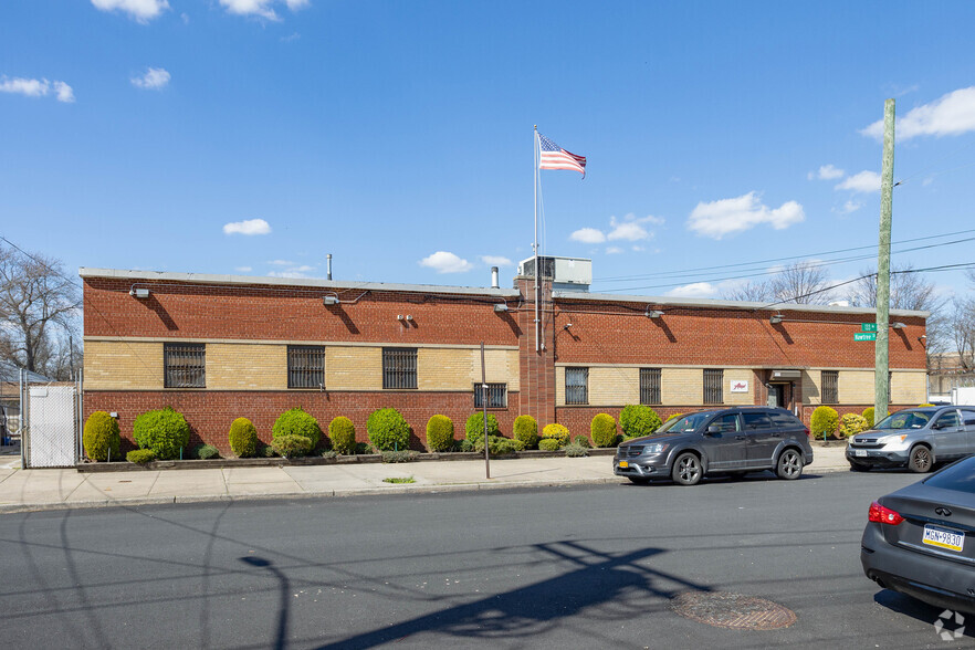 97-35 133rd Ave, Ozone Park, NY en alquiler - Foto del edificio - Imagen 2 de 6