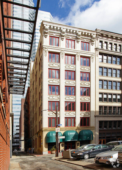 425 1st Ave, Pittsburgh, PA en alquiler - Foto del edificio - Imagen 1 de 42