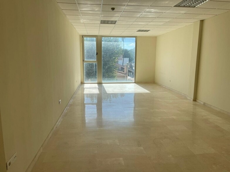 Calle las Golondrinas, 1, Los Barrios, Cádiz en venta - Foto del edificio - Imagen 1 de 54