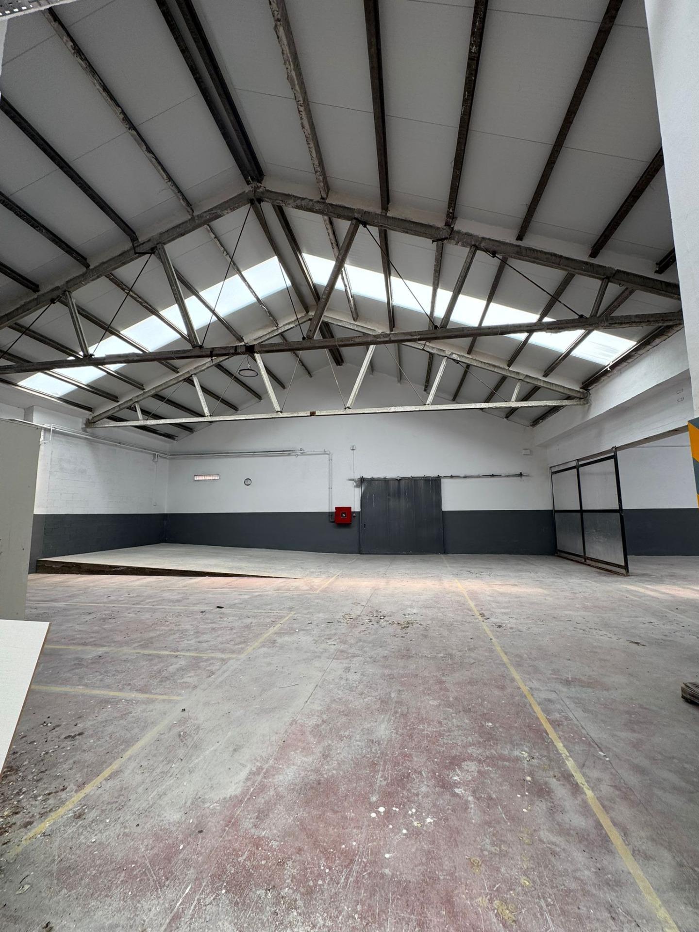 Nave en Barberà del Vallès, Barcelona en alquiler Foto principal- Imagen 1 de 4
