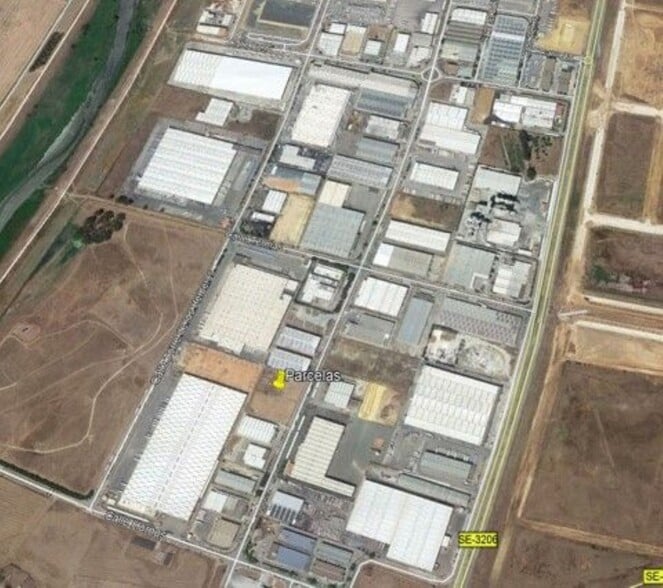 Poligono la Isla, Dos Hermanas, la, S/N, Dos Hermanas, Sevilla en alquiler - Foto del edificio - Imagen 2 de 10