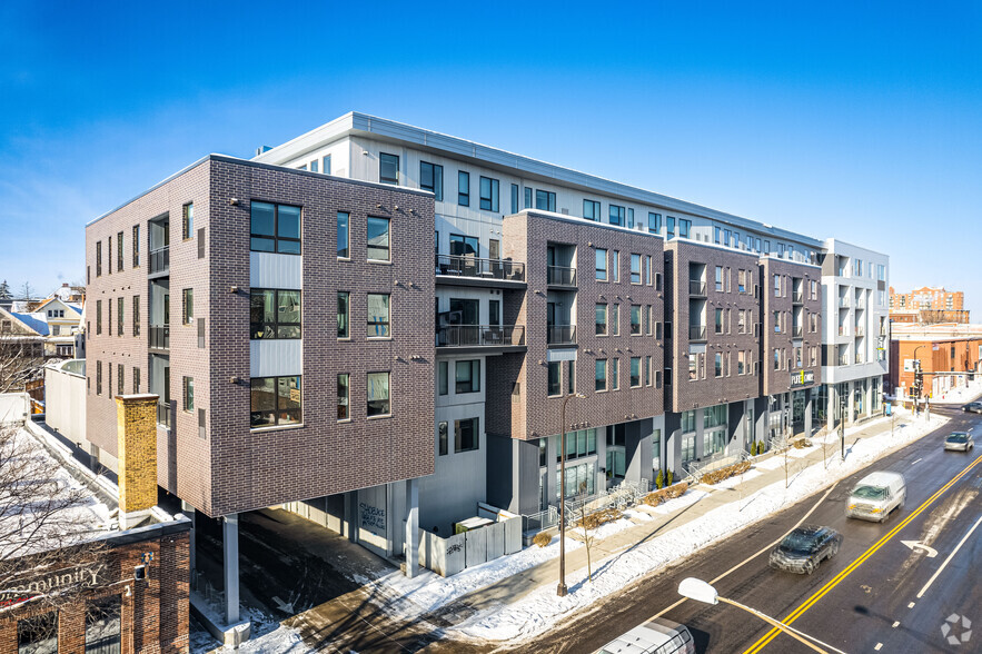 2000 Lyndale Ave, Minneapolis, MN en alquiler - Foto del edificio - Imagen 1 de 4