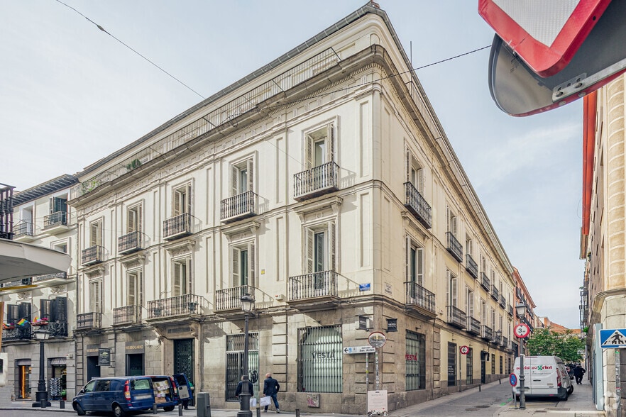 Calle de Barquillo, 29, Madrid, Madrid en alquiler - Foto del edificio - Imagen 2 de 2