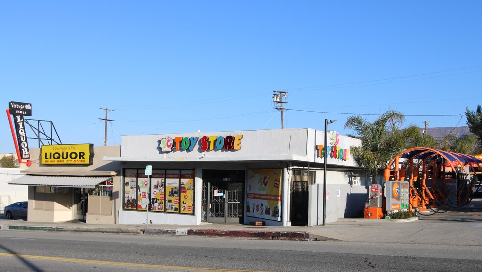 7115 Foothill Blvd, Tujunga, CA en alquiler - Foto del edificio - Imagen 2 de 6