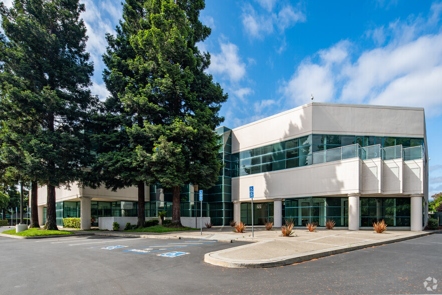 701 E Middlefield Rd, Mountain View, CA en alquiler - Foto del edificio - Imagen 1 de 24