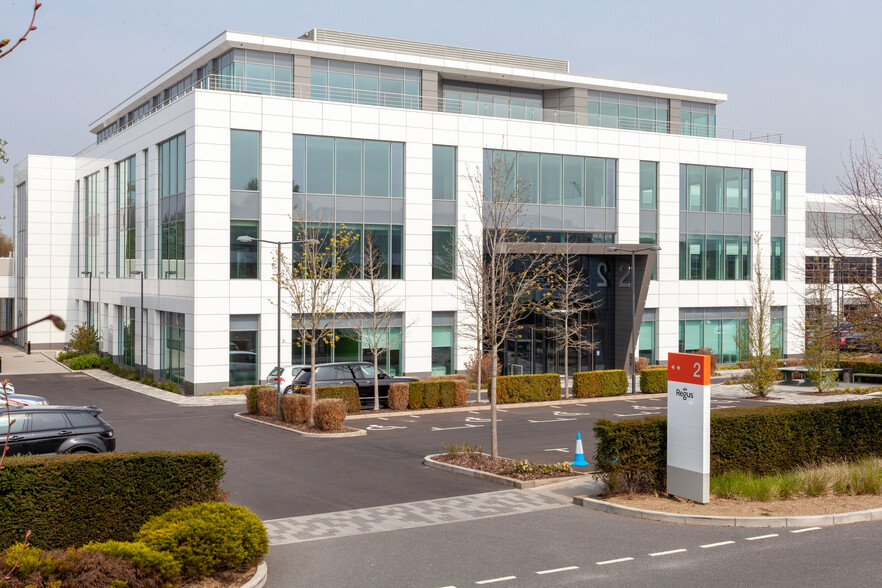 Guildford Business Park, Guildford en alquiler - Foto del edificio - Imagen 2 de 15