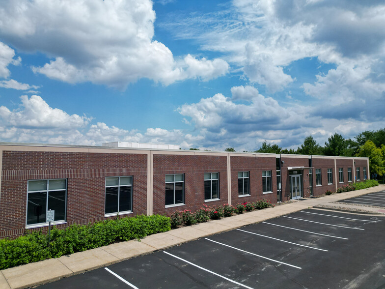 8700 Crescent Chase, Johnston, IA en alquiler - Foto del edificio - Imagen 1 de 13