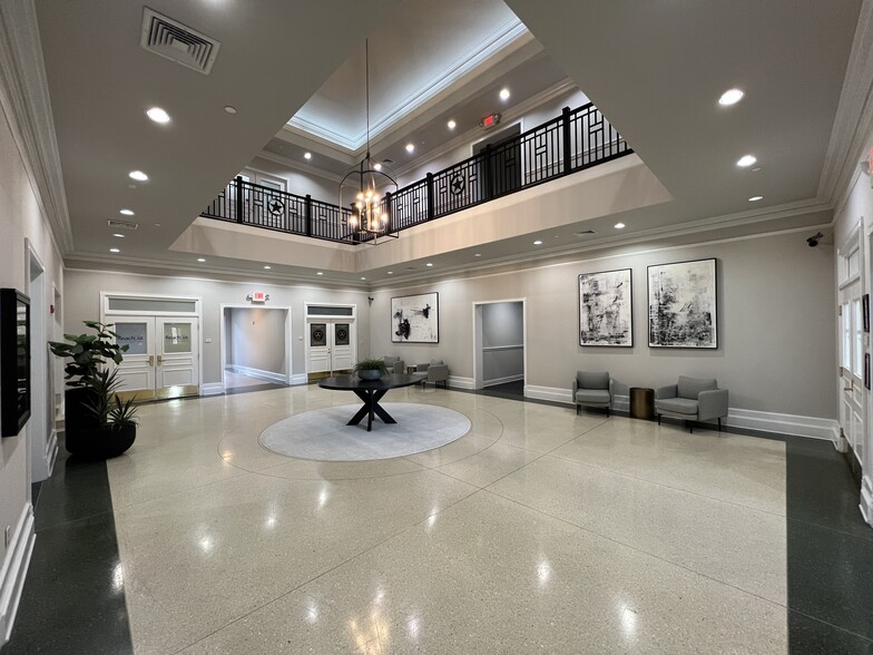 700 Parker Sq, Flower Mound, TX en alquiler - Foto del interior - Imagen 2 de 9