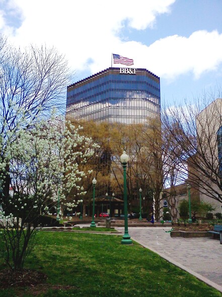 300 Summers St, Charleston, WV en alquiler - Foto del edificio - Imagen 3 de 4