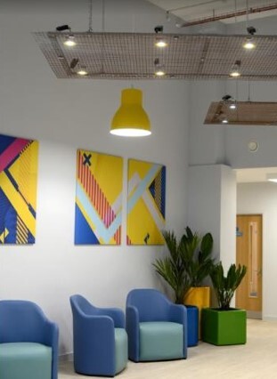 Glyndwr Rd, Cwmbran, BGW NP44 1QS - Unidad Education -  - Foto del interior - Image 1 of 3