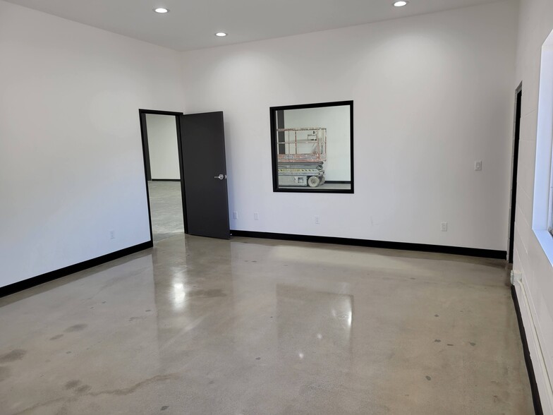 8600-8610 Wilbur Ave, Northridge, CA en alquiler - Foto del edificio - Imagen 3 de 6