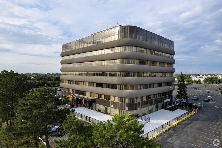 700 Dorval Dr, Oakville, ON en alquiler - Foto del edificio - Imagen 2 de 77