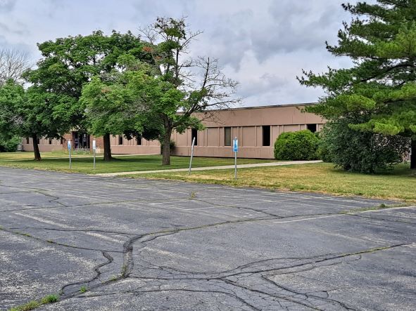 1661 Summit Dr, Fort Atkinson, WI en venta - Foto del edificio - Imagen 2 de 8