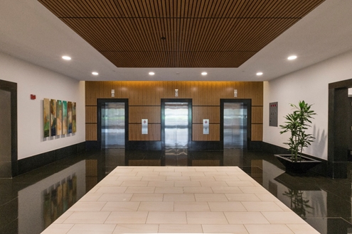 8521 Leesburg Pike, Vienna, VA en alquiler - Lobby - Imagen 2 de 5