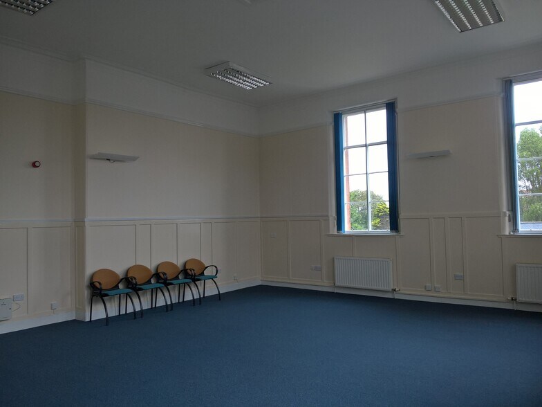 Academy Rd, Irvine en alquiler - Foto del edificio - Imagen 3 de 12