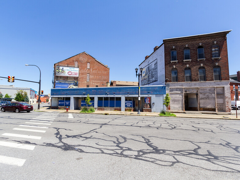 235, 241, 245 Genesee Street cartera de 4 inmuebles en venta en LoopNet.es - Foto del edificio - Imagen 1 de 4