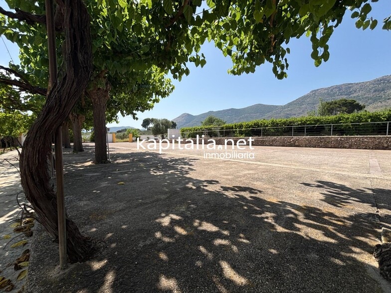 Local en Gaianes en venta - Foto del edificio - Imagen 2 de 45