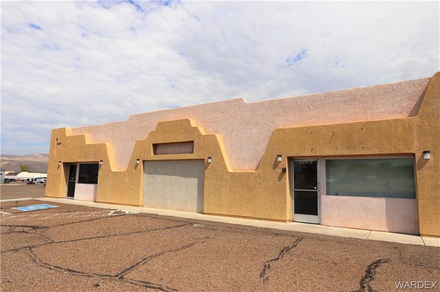 1041 E Hancock Rd, Bullhead City, AZ en alquiler - Foto del edificio - Imagen 2 de 18