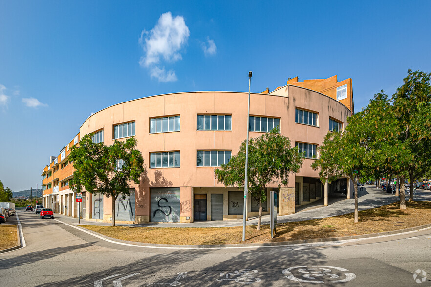 Avinguda Cornisa, 11, Santa Coloma de Cervelló, Barcelona en venta - Foto del edificio - Imagen 1 de 12