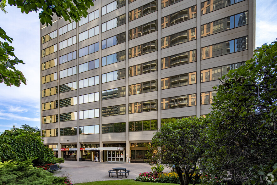 45 Sheppard Ave E, Toronto, ON en alquiler - Foto del edificio - Imagen 2 de 8