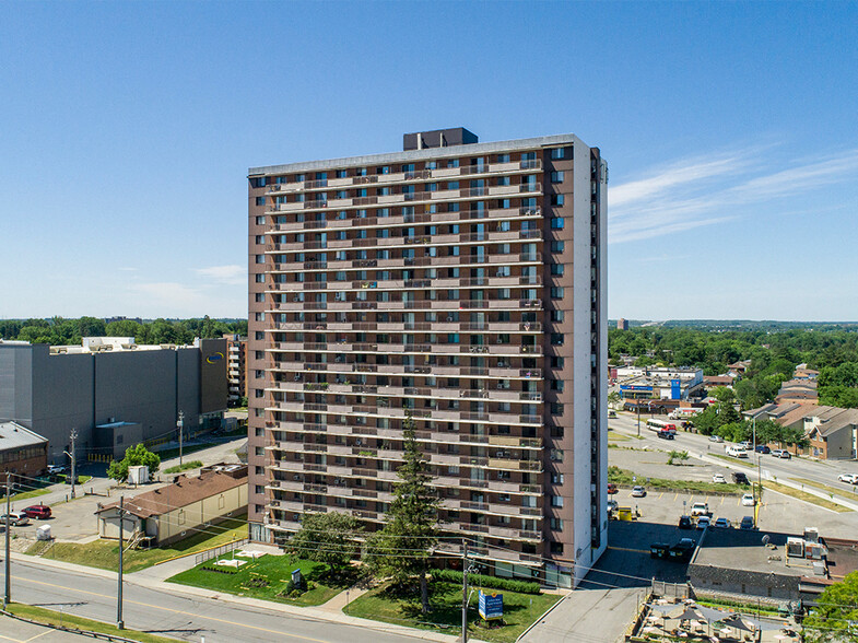 360 Croydon Ave, Ottawa, ON en alquiler - Foto del edificio - Imagen 1 de 18