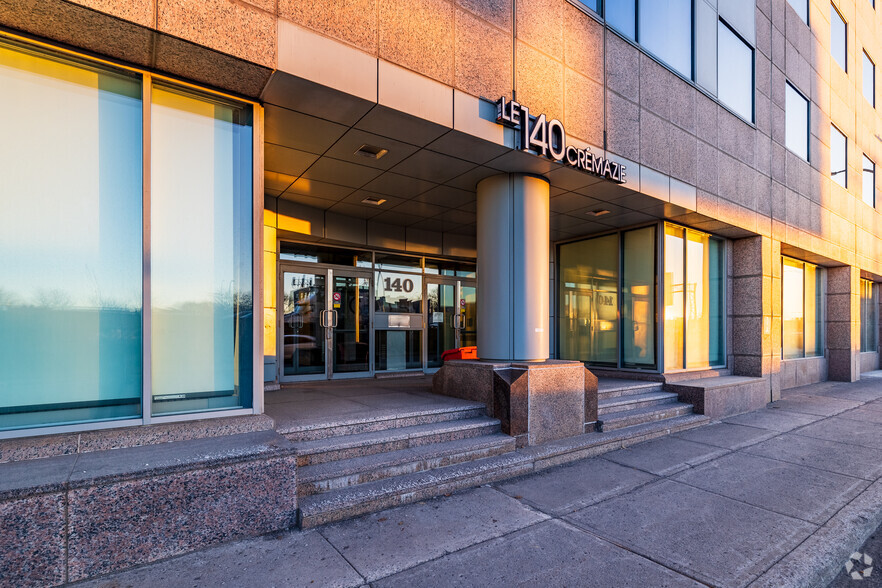 140 Boul Crémazie O, Montréal, QC en alquiler - Foto del edificio - Imagen 3 de 5