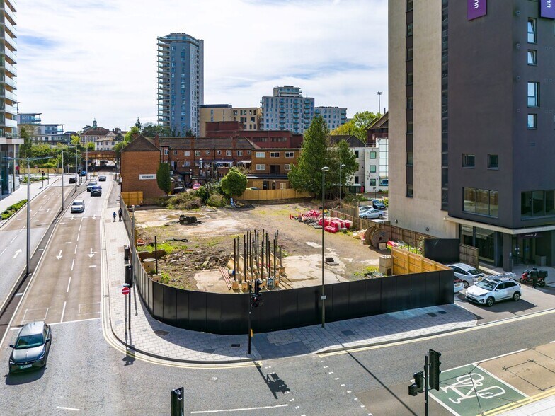 11-13 Victoria Way, Woking en venta - Foto del edificio - Imagen 1 de 4