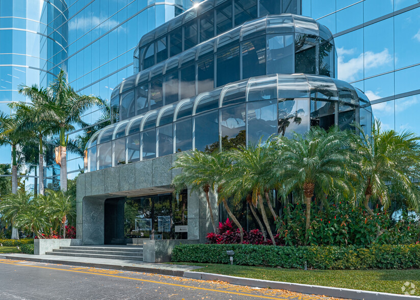 1000 Corporate Dr, Fort Lauderdale, FL en alquiler - Foto del edificio - Imagen 2 de 6