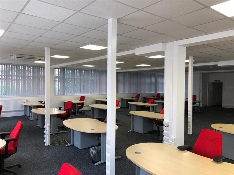 Thames Rd, Crayford en alquiler - Foto del edificio - Imagen 3 de 8